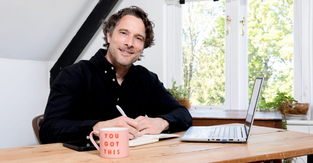 Adam Stansbury Online Hypnotherapist, Life Guide and Founder of Inner Earth.
