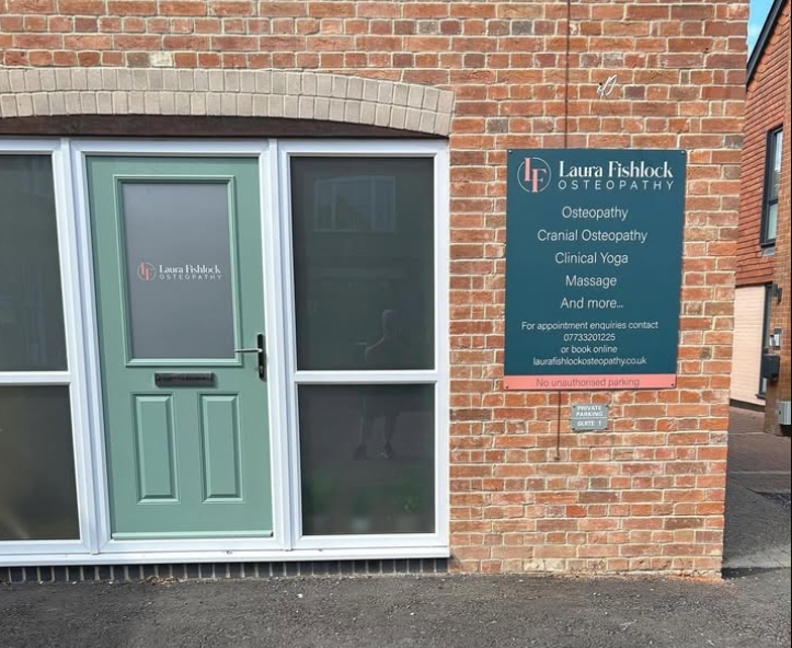 Adam Stansbury is a practicing Hypnotherapist at Laura Fishlock Osteopathy clinic in Newbury